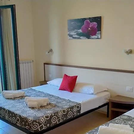 Helios Nocleg ze śniadaniem Uggiano La Chiesa