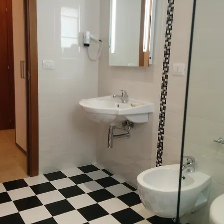 住宿加早餐酒店 Helios *